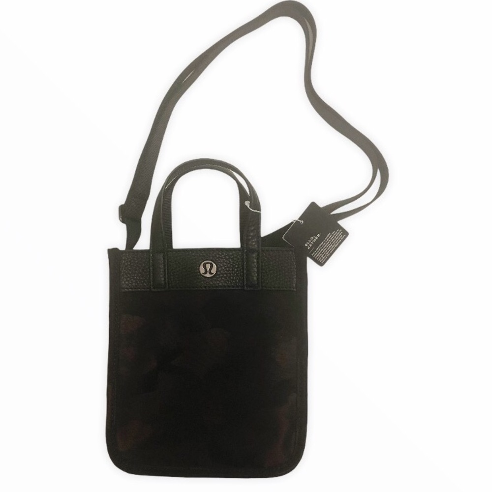 New Lululemon Camo Micro Crossbody Bag - Picture 4 of 5